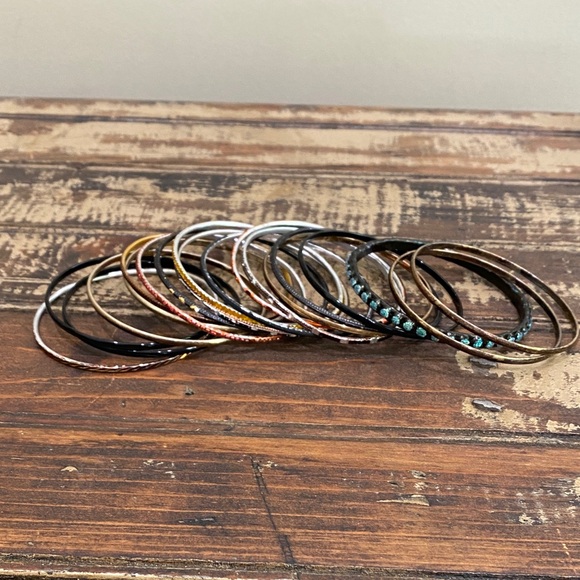 Elegant Multicolor Bangle Set - Picture 2 of 3